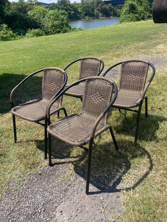 4 wicker & metal patio chairs 🪴🍹