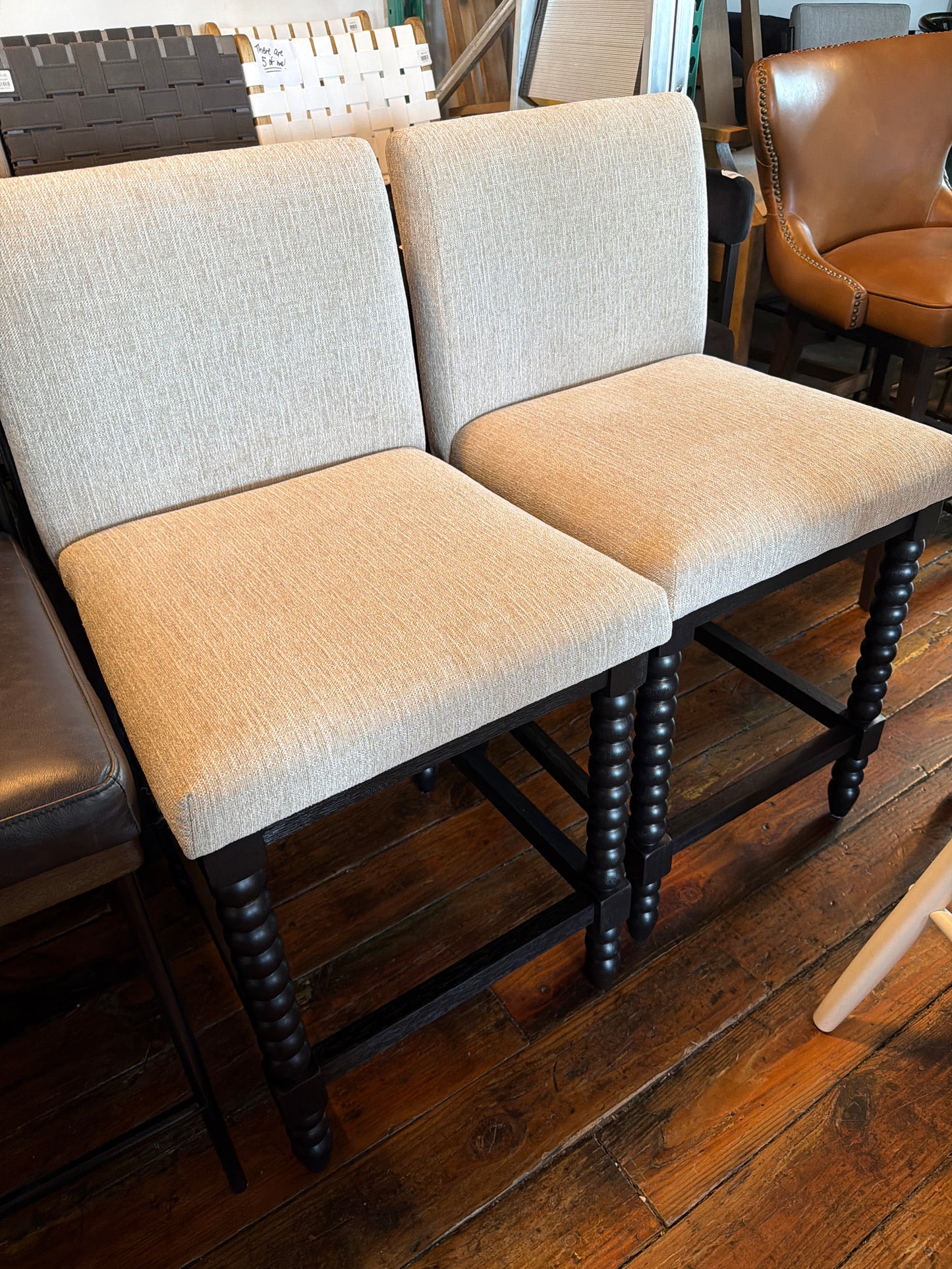 Upholstered linen barstool w/ black turned leg 🥂🖤