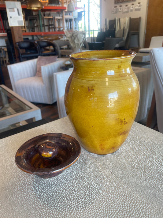 8” mustard yellow ceramic jar w/ brown lid 🤎