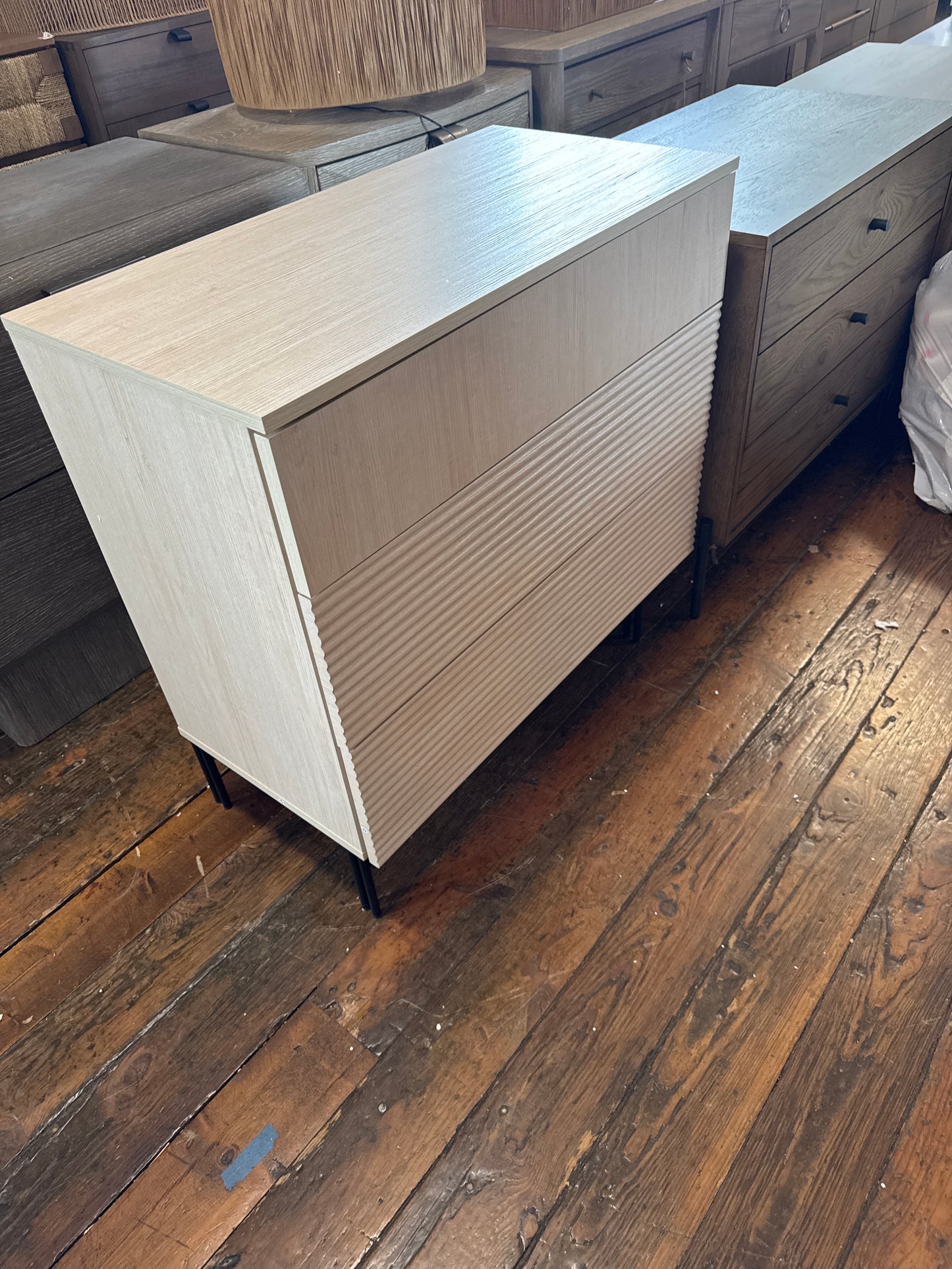 Modern minimalist reeded cabinet w/ 3 push-drawers 🌾