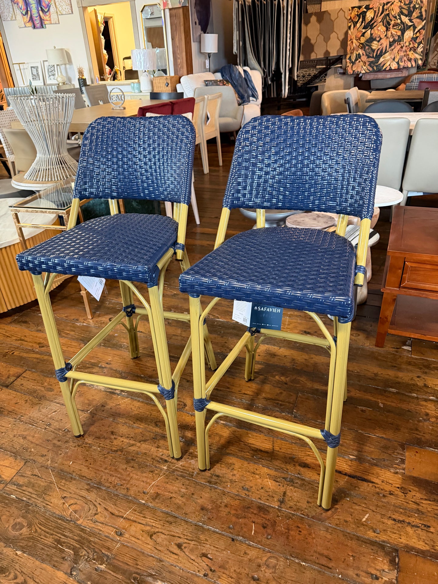 Blue barheight indoor/outdoor barstool 🍹