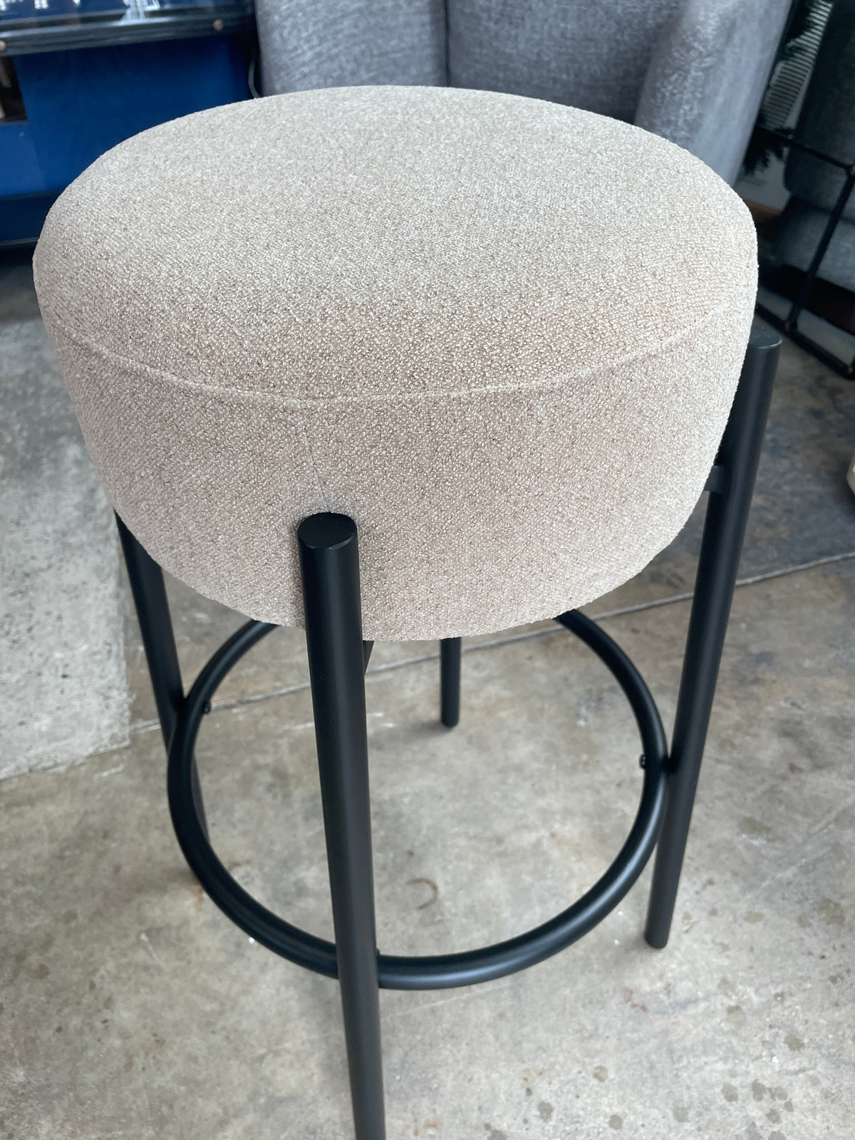 Upholstered tan backless barheight barstool 🥃