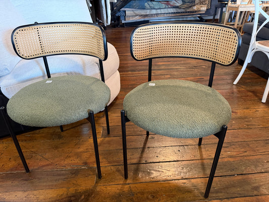 Green boucle & wicker dining chairs 🌻