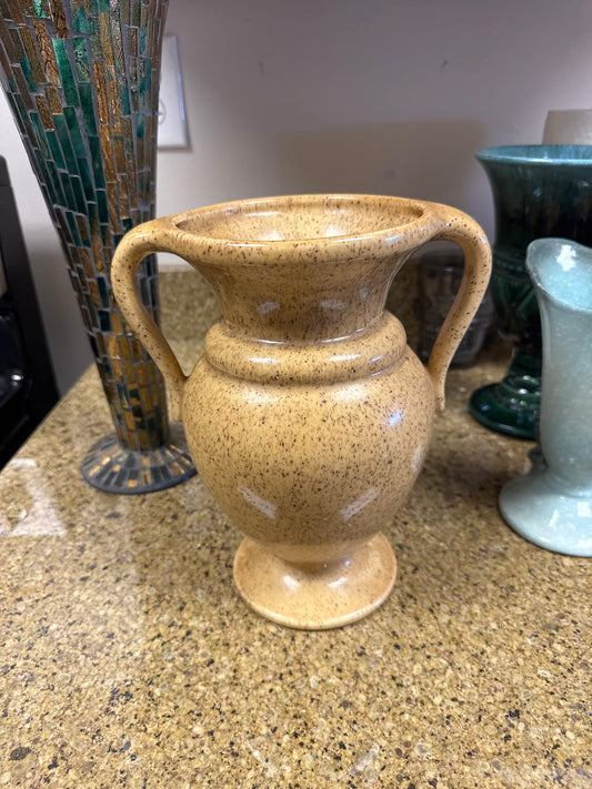 Vintage ceramic sand colored vase 🌿