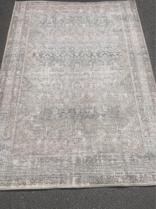 4x6 vintage-inspired Loloi rug ☀️