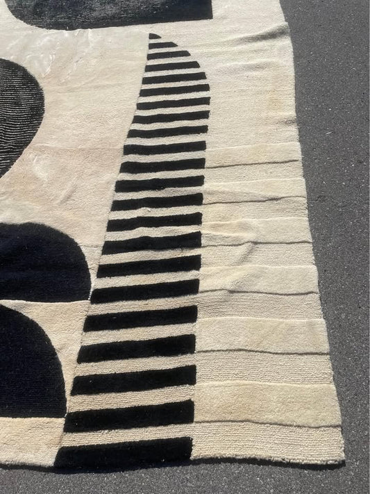 Modern black & cream 8x10 wool rug 🖤