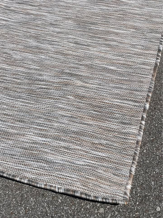 5x7 gray Surya rug 🩶