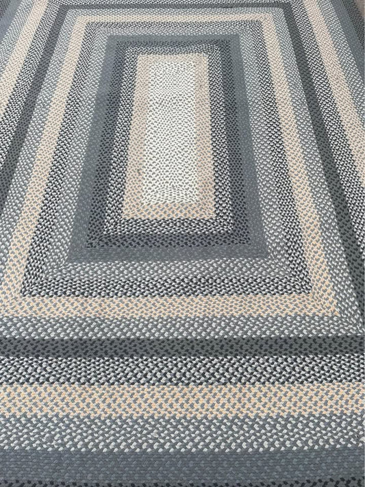8x10 blue & beige braided rug ☀️