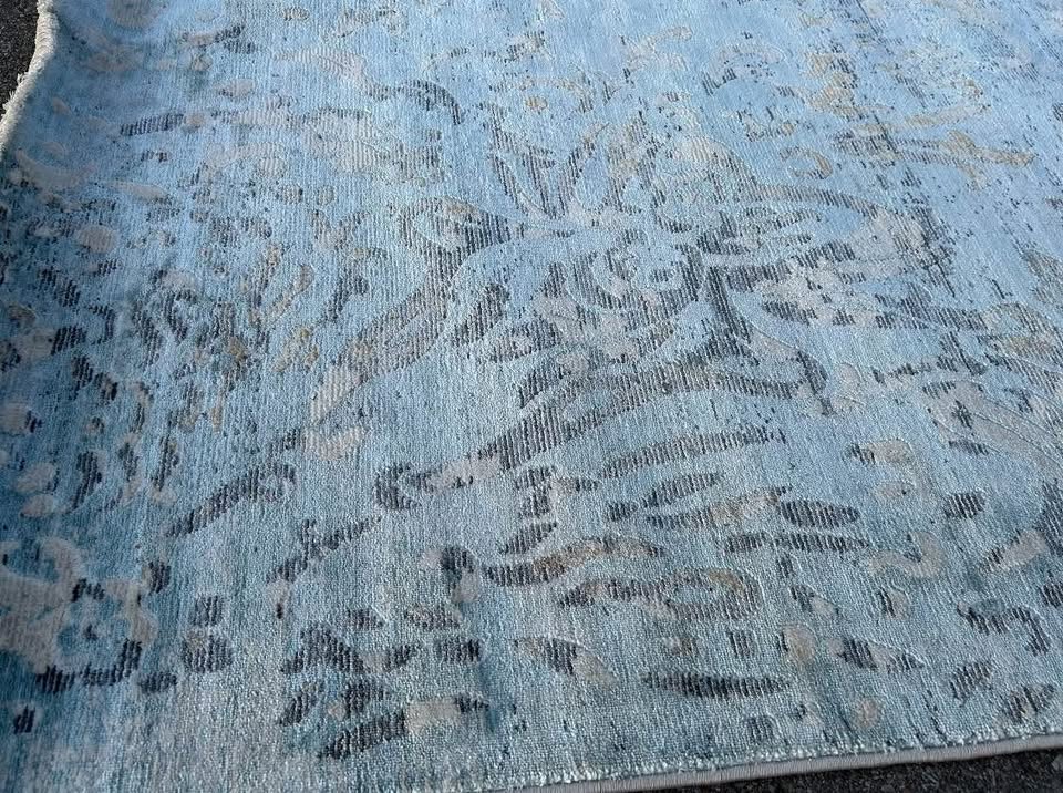 8x10 soft blue & ivory rug w/ fringe 😍