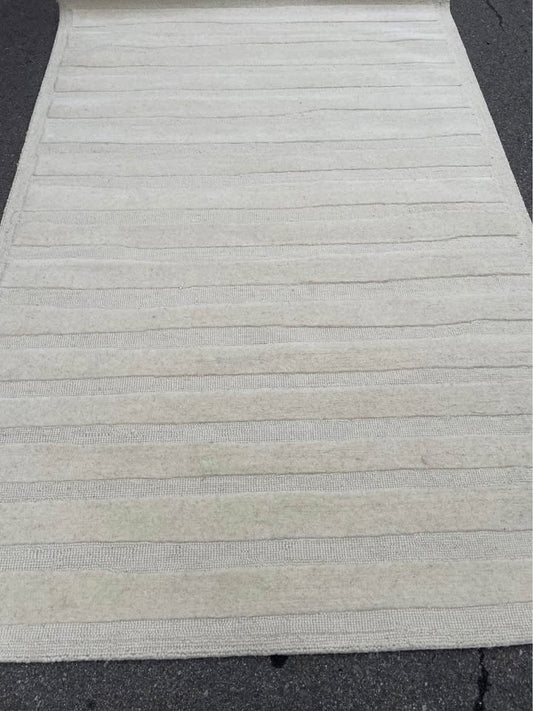 Ivory 5x7 textured abstract wool rug 🌼