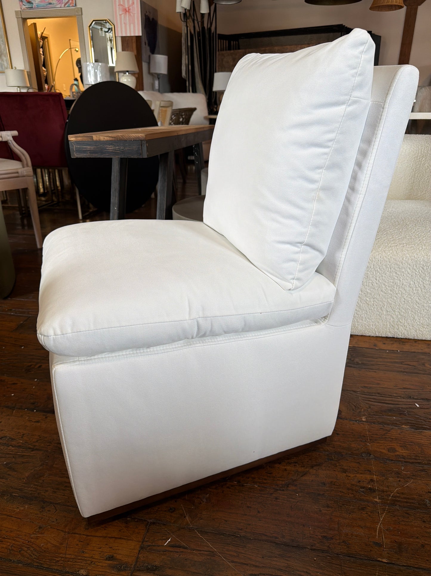 Upholstered white chair w/ performance linen 🤍