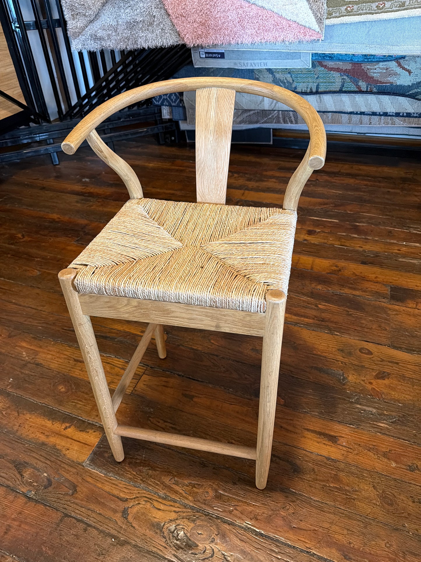 Solid wood counterheight wishbone barstool w/ woven seat 🌻