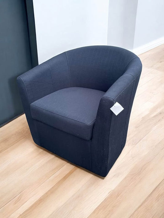 Navy swivel chair 🫖