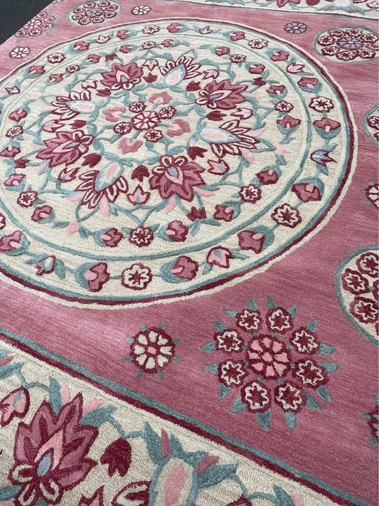 Charming 8x10 pink & beige rug 🌸