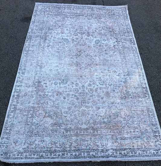 5x7 washable beige / grey oriental rug 🩶