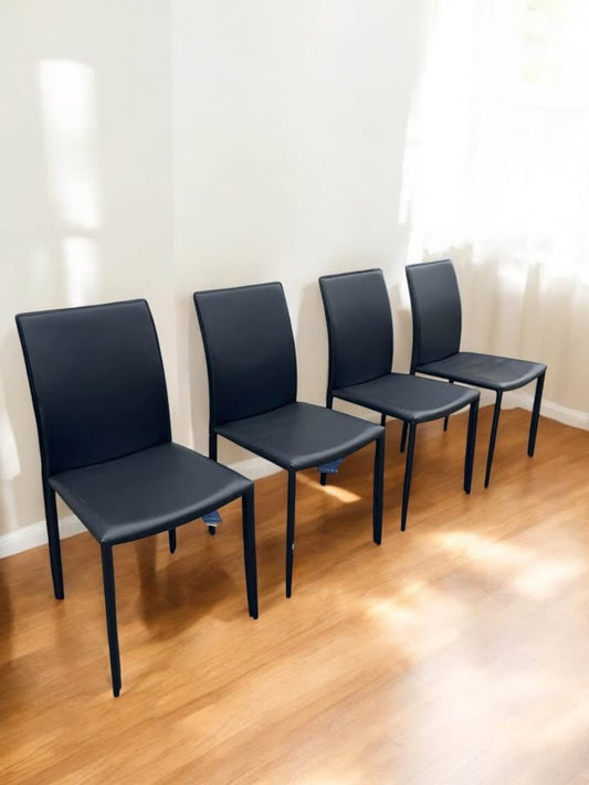 Set of 4 black MCM dining chairs 🖤