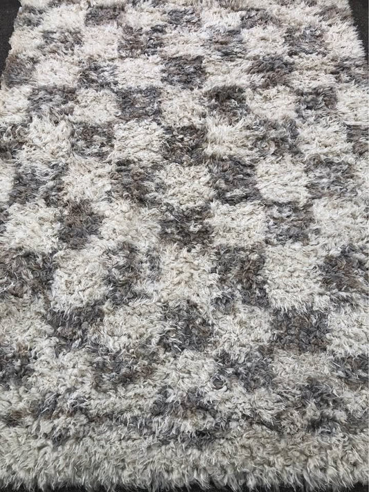 6x9 geometric checkered rug 🏁