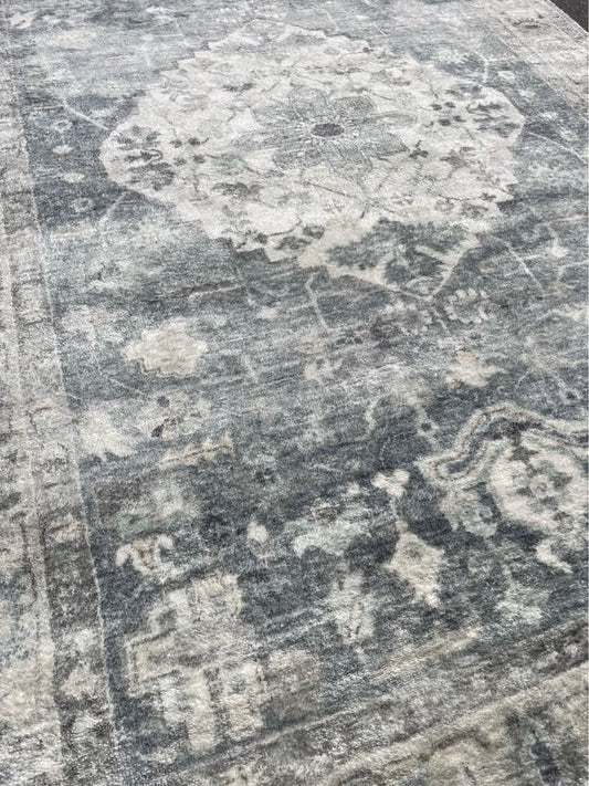 5x7 denim blue & ivory Cloudpile Loloi rug 🤍