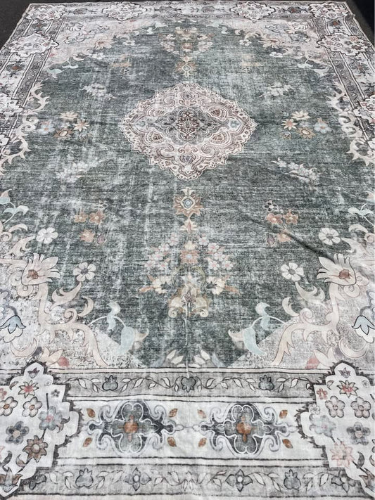 Washable green & ivory 9x12 medallion rug🪴
