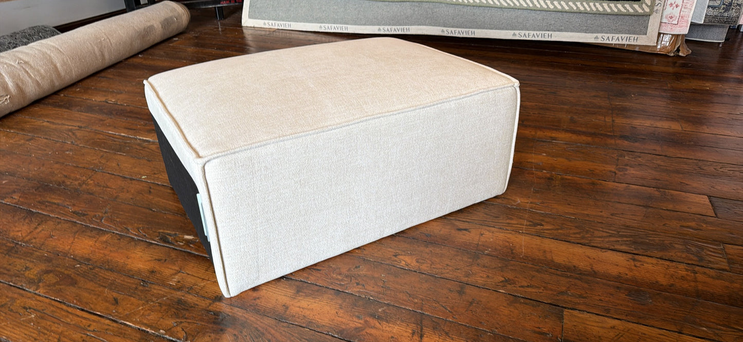Soft cream modular ottoman 🤍