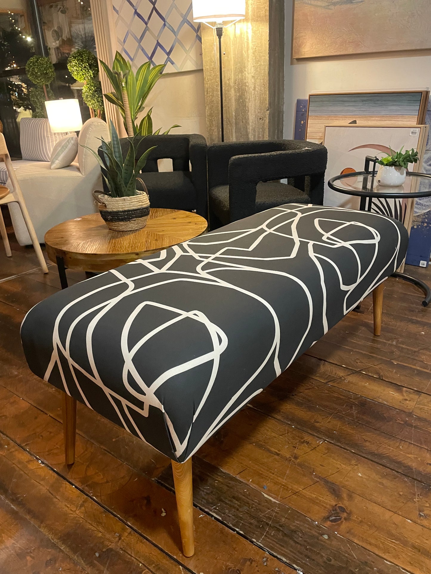 MCM cotton hand-upholstered bench 🌼