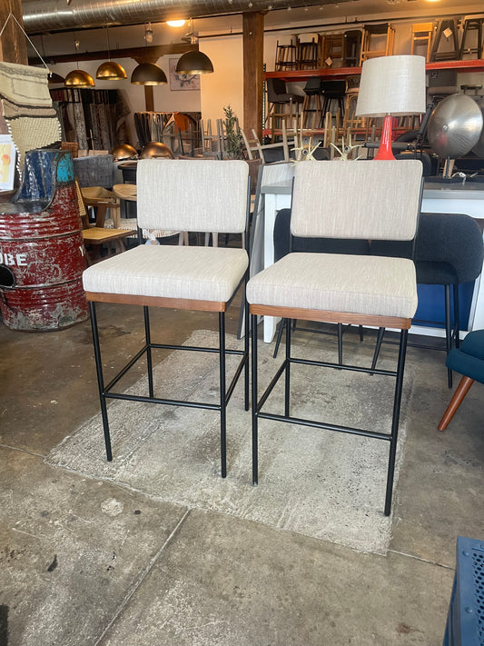 Four Hands grey linen barheight barstool 🥂
