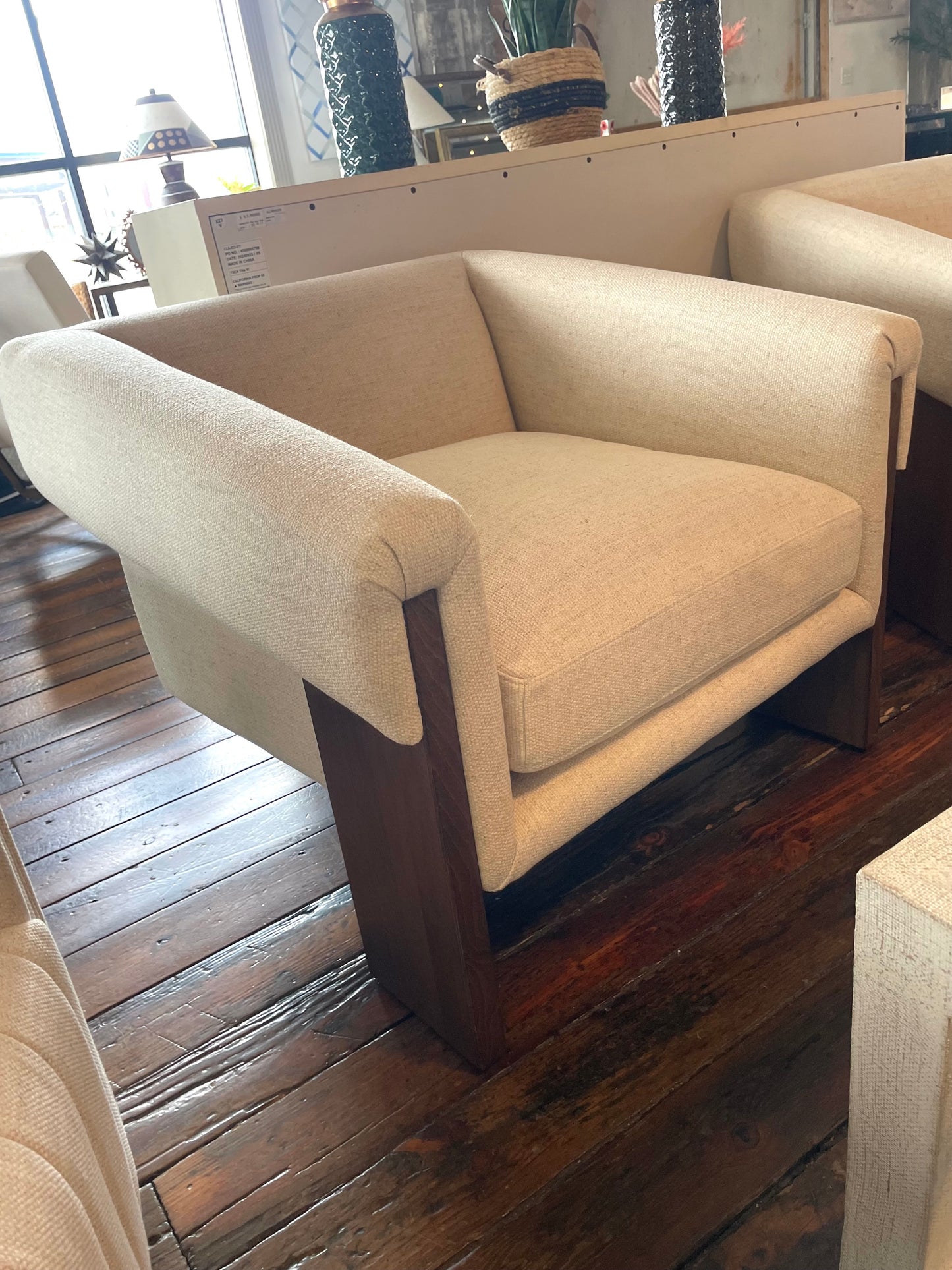 Four Hands modern cream armchair w/ wood frame🌹