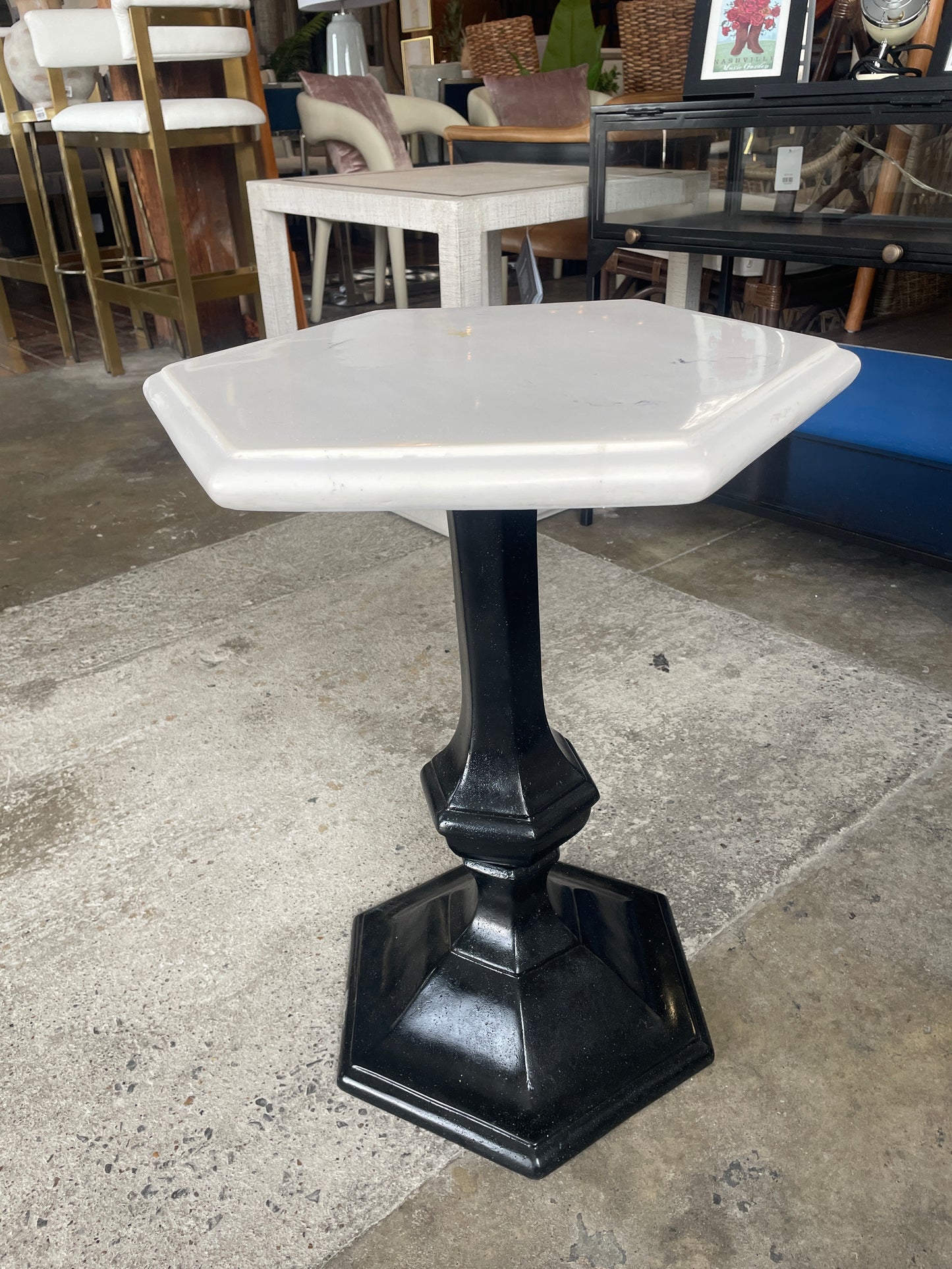 White stone top end table w/ black base ☕️