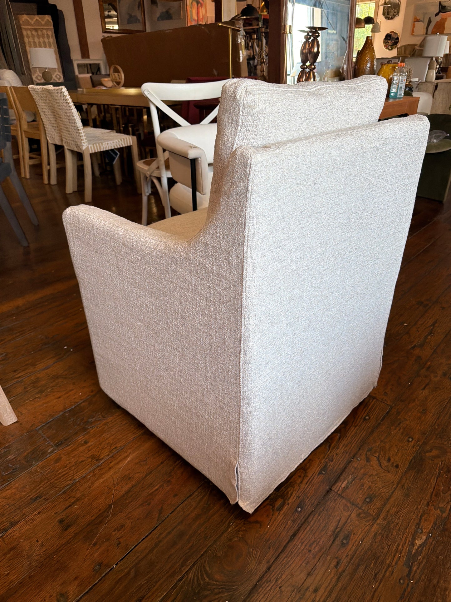 Upholstered modern wingback dining chair w/ casters 🤍