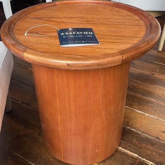 Solid wood modern pedestal end table 🌺