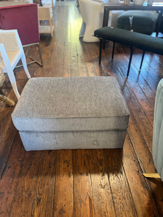 Gray rectangle cocktail ottoman 🩶