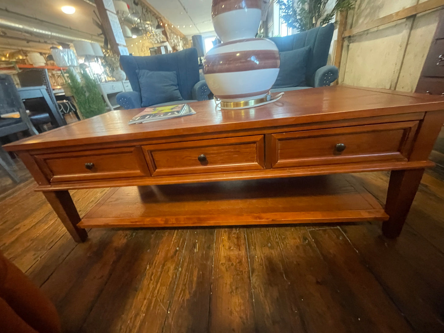 Pinewood (sepia finish) coffee table w/ 3 drawers ☕