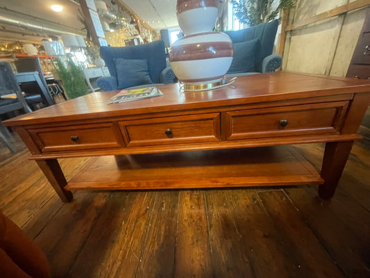 Pinewood (sepia finish) coffee table w/ 3 drawers ☕