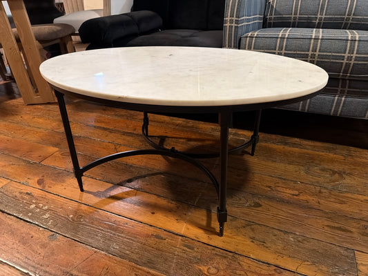 White marble oval coffee table w/ black iron legs🍷