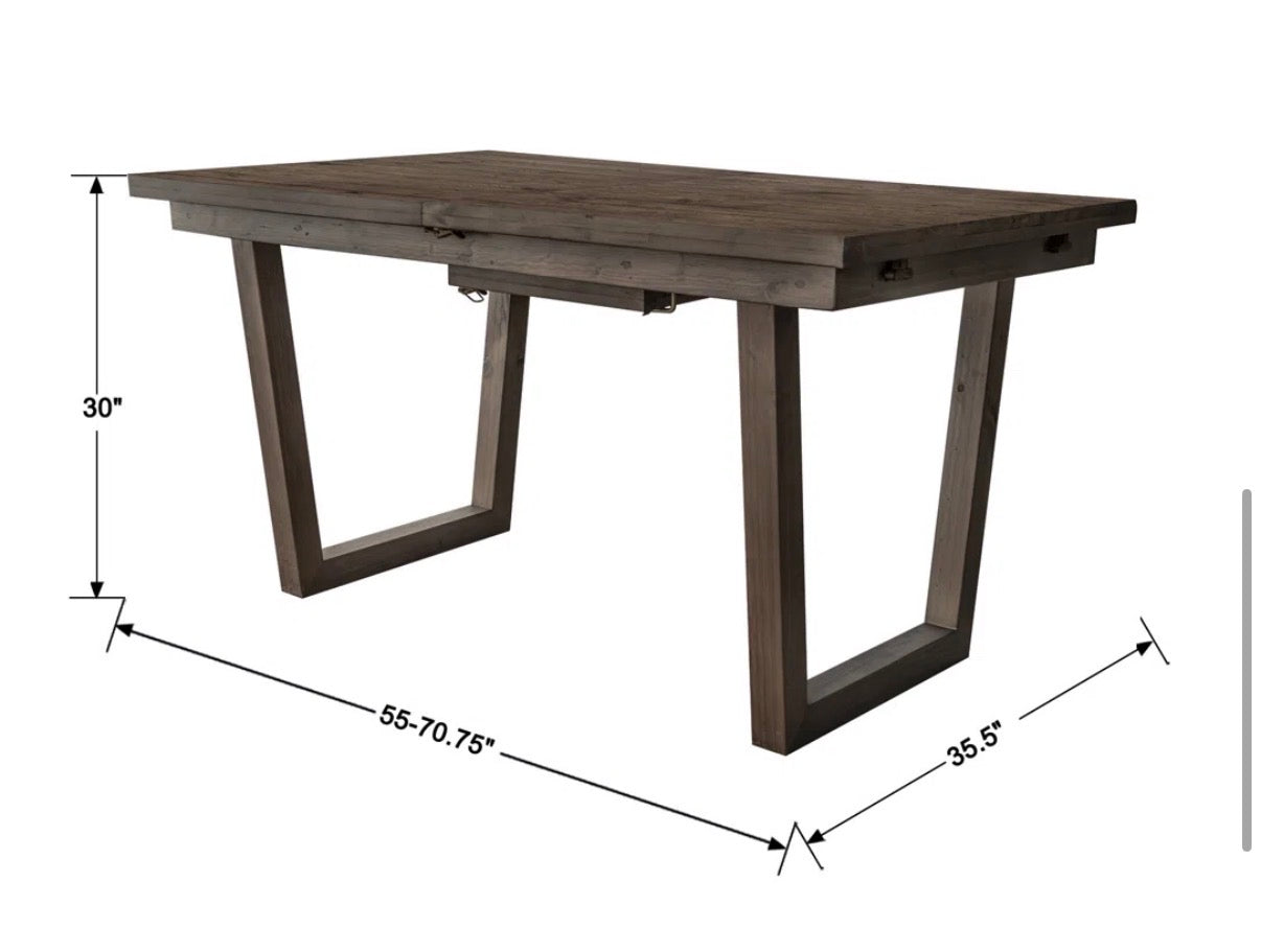 Solid wood dining table w/ built-in extendable leaf 🤎