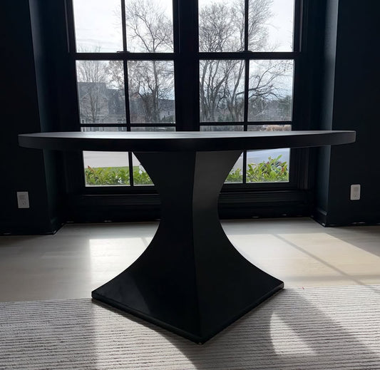 Black round pedestal dining table 🖤