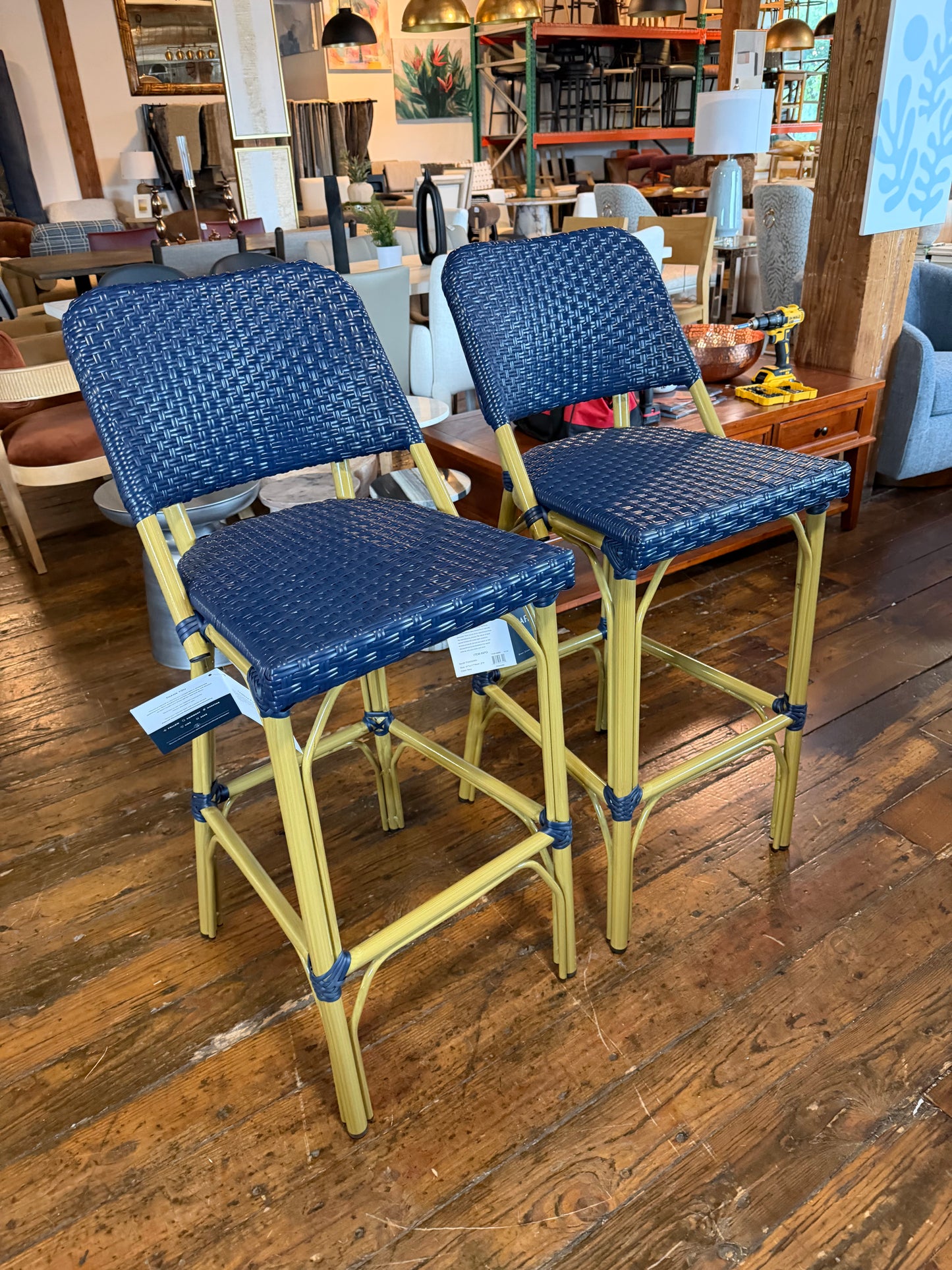 Blue barheight indoor/outdoor barstool 🍹