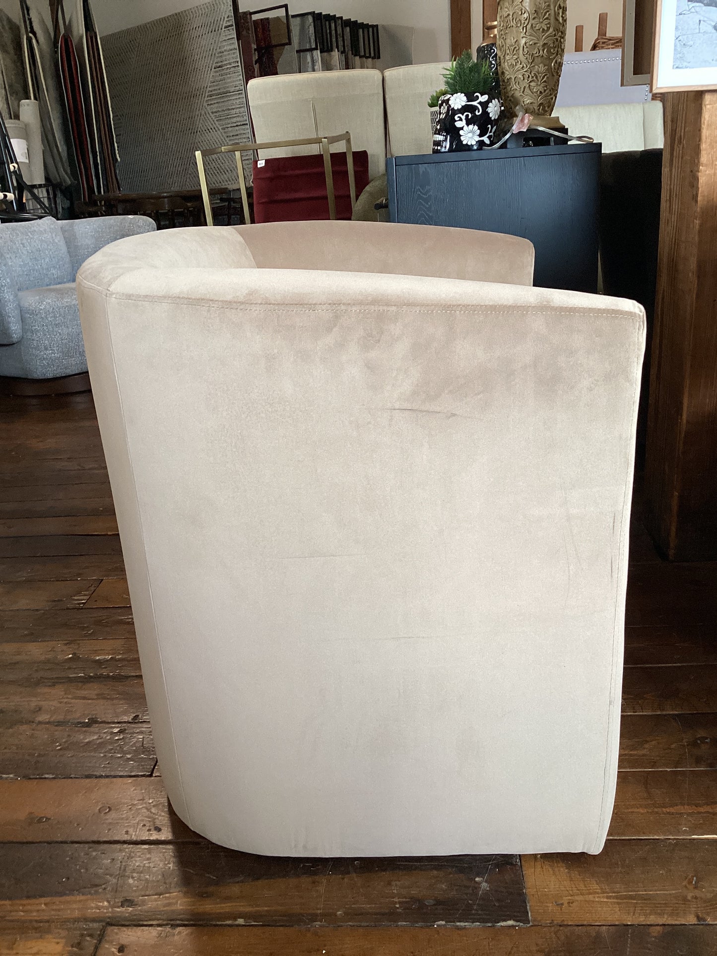 Modern beige velvet chair w/ storage ottoman 🌼