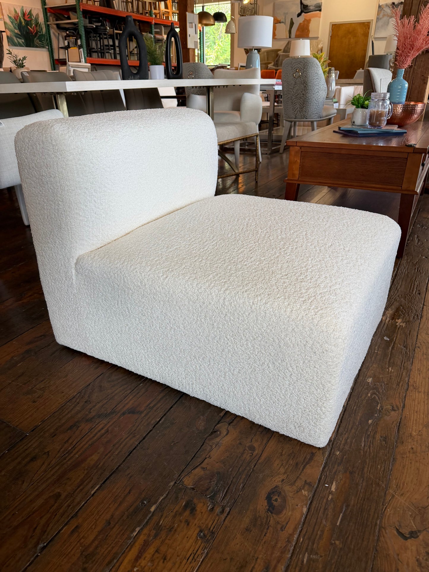 White boucle modern floor chair 🌺