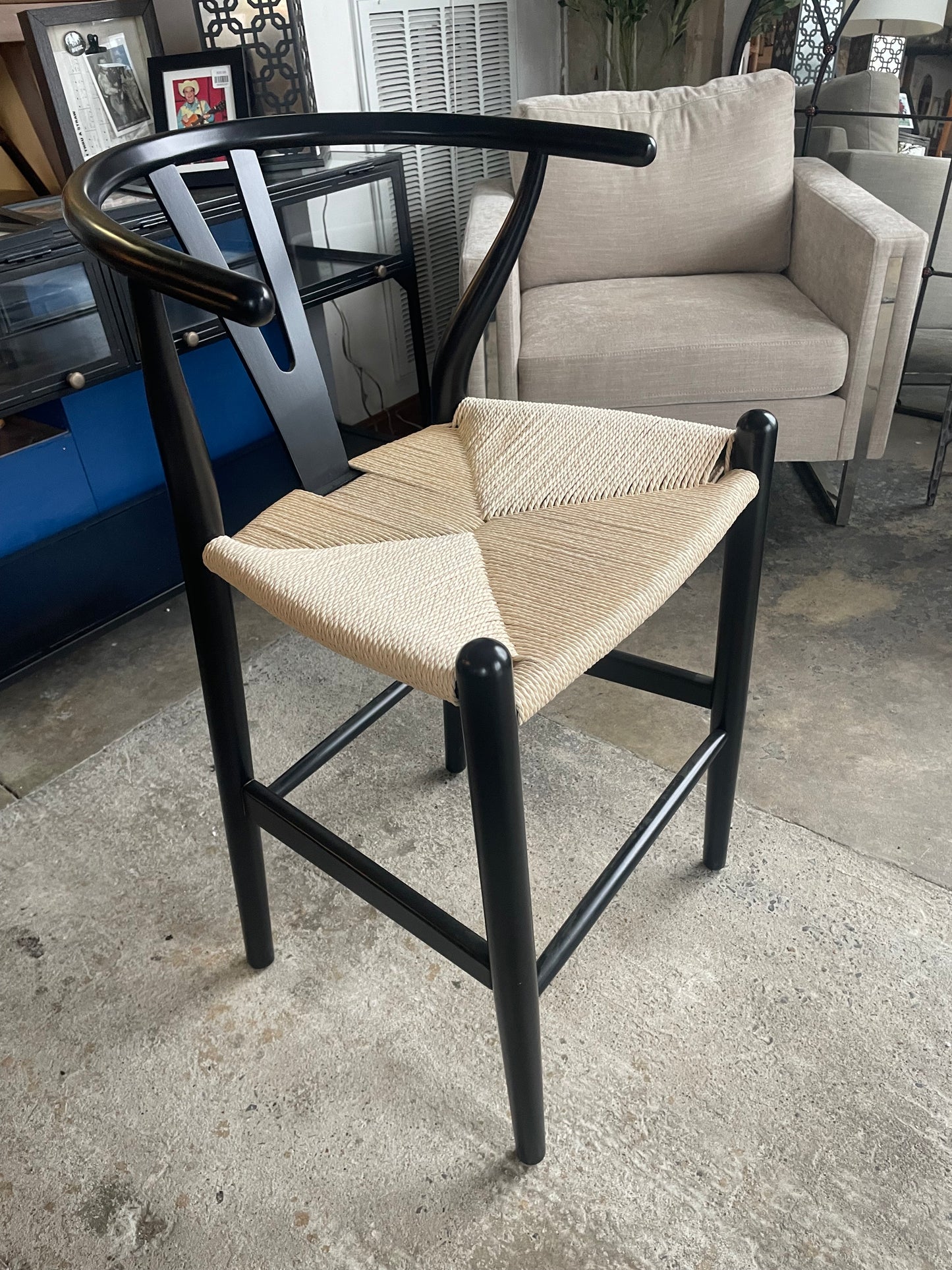 Woven rope natural & black wood wishbone counterheight barstool 🖤