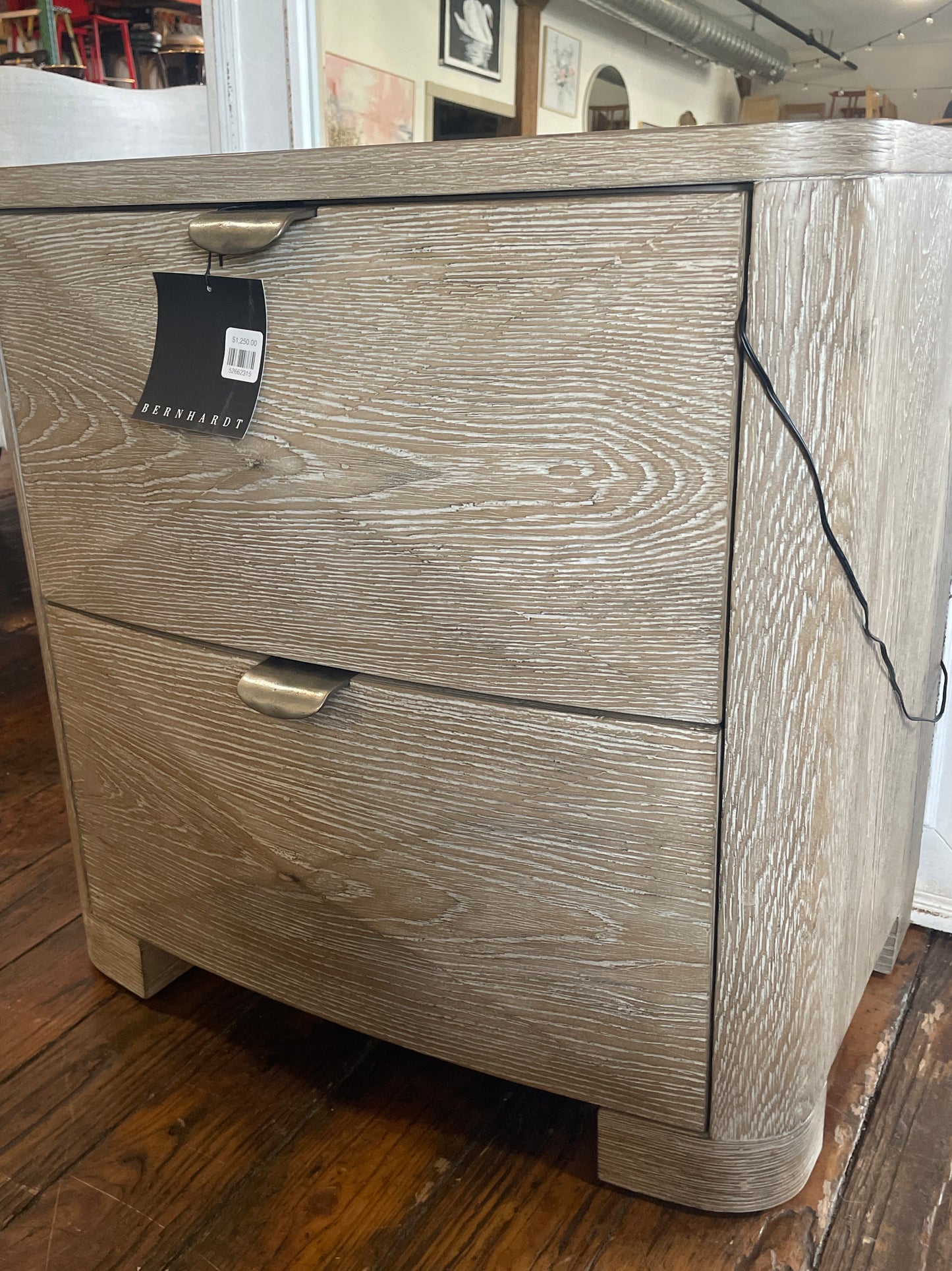 Bernhardt 28'' W solid wood whitewashed oak nightstand 🦌