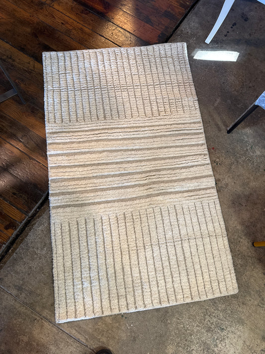 3x5 knotted wool rug 🤍