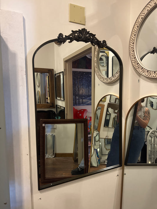 Black Antique Style Arch Mirror🪞