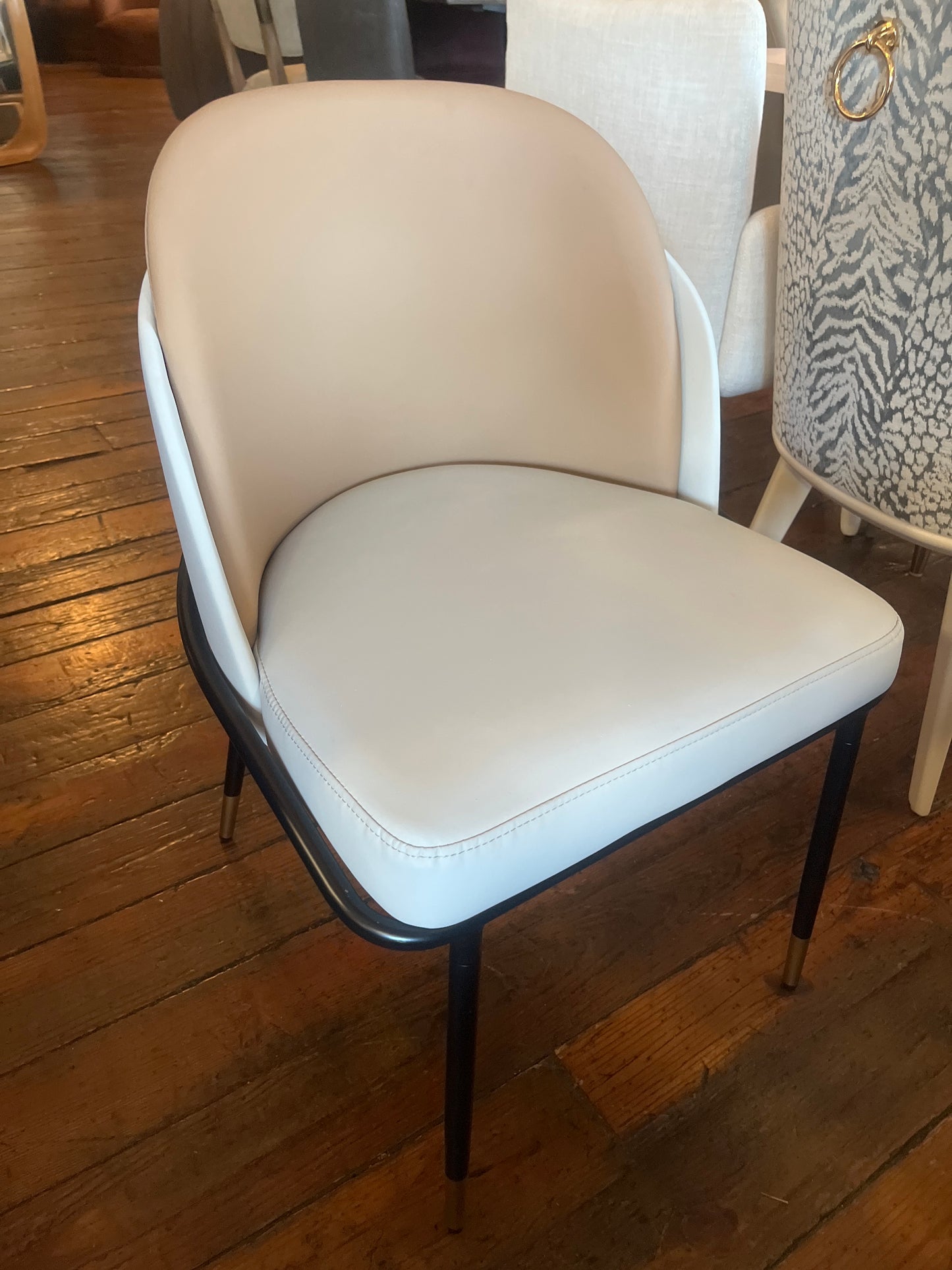 2 modern PU leather two-tone dining chairs 📺