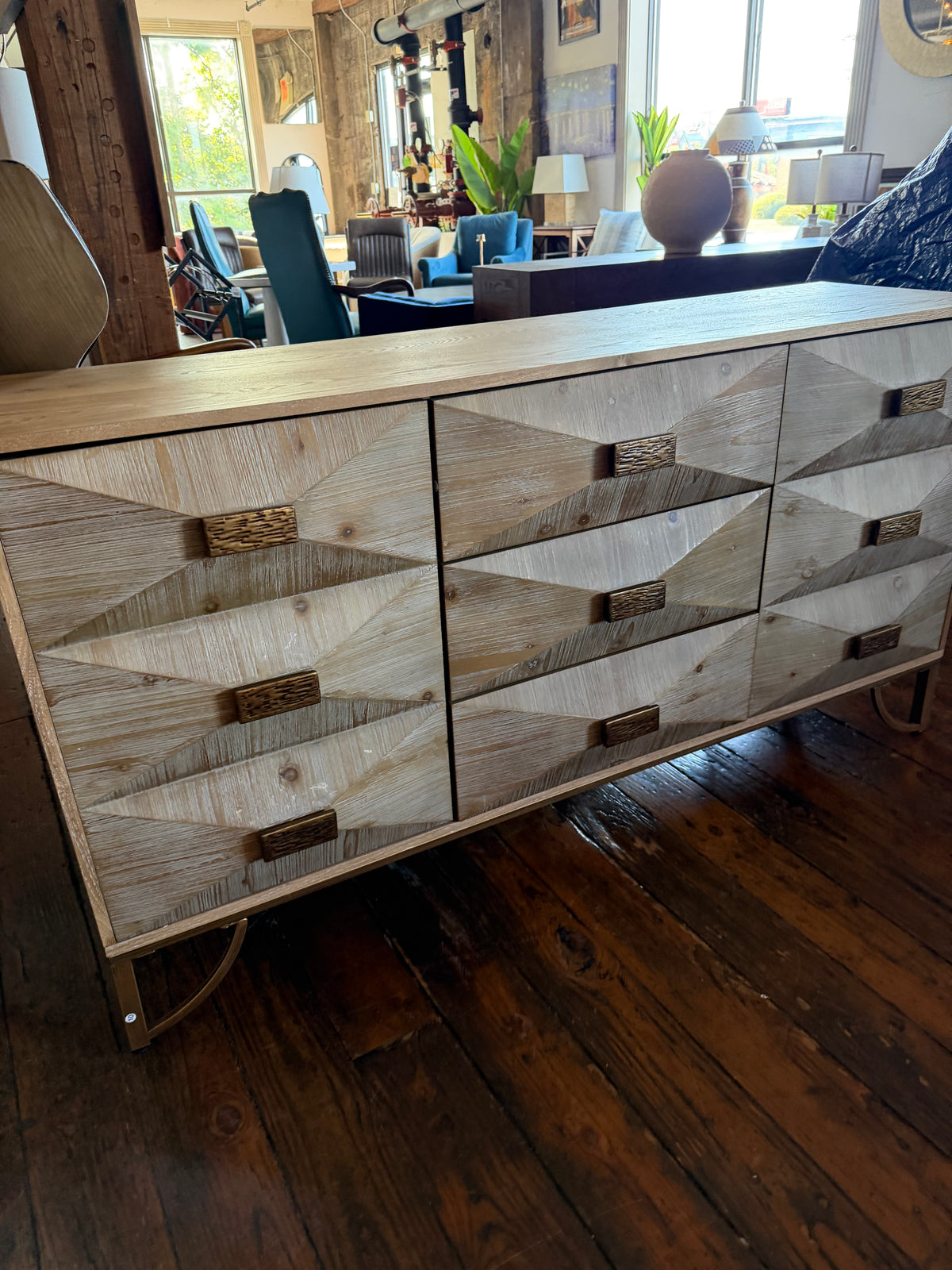 9-Drawer wooden dresser w/ sculpted front ⛰️