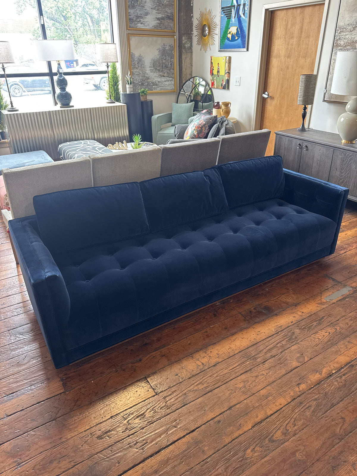 Four Hands velvet sofa in Surrey Midnight 🛋️