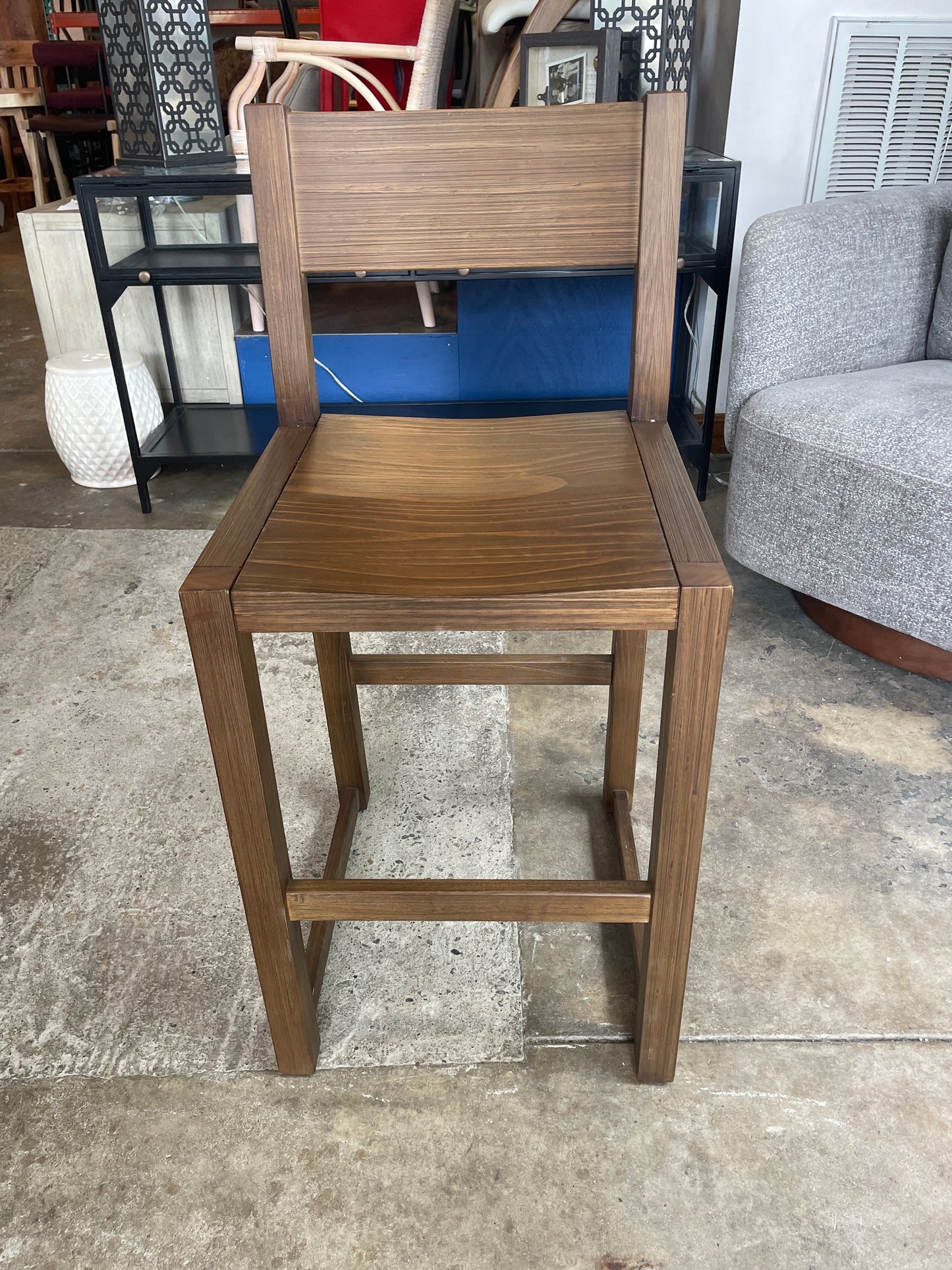 Modern honey brown counterheight barstool🍻