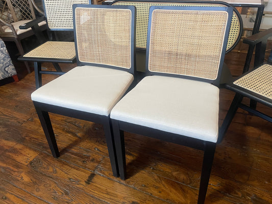 2 natural rattan & black elm dining chairs🪑