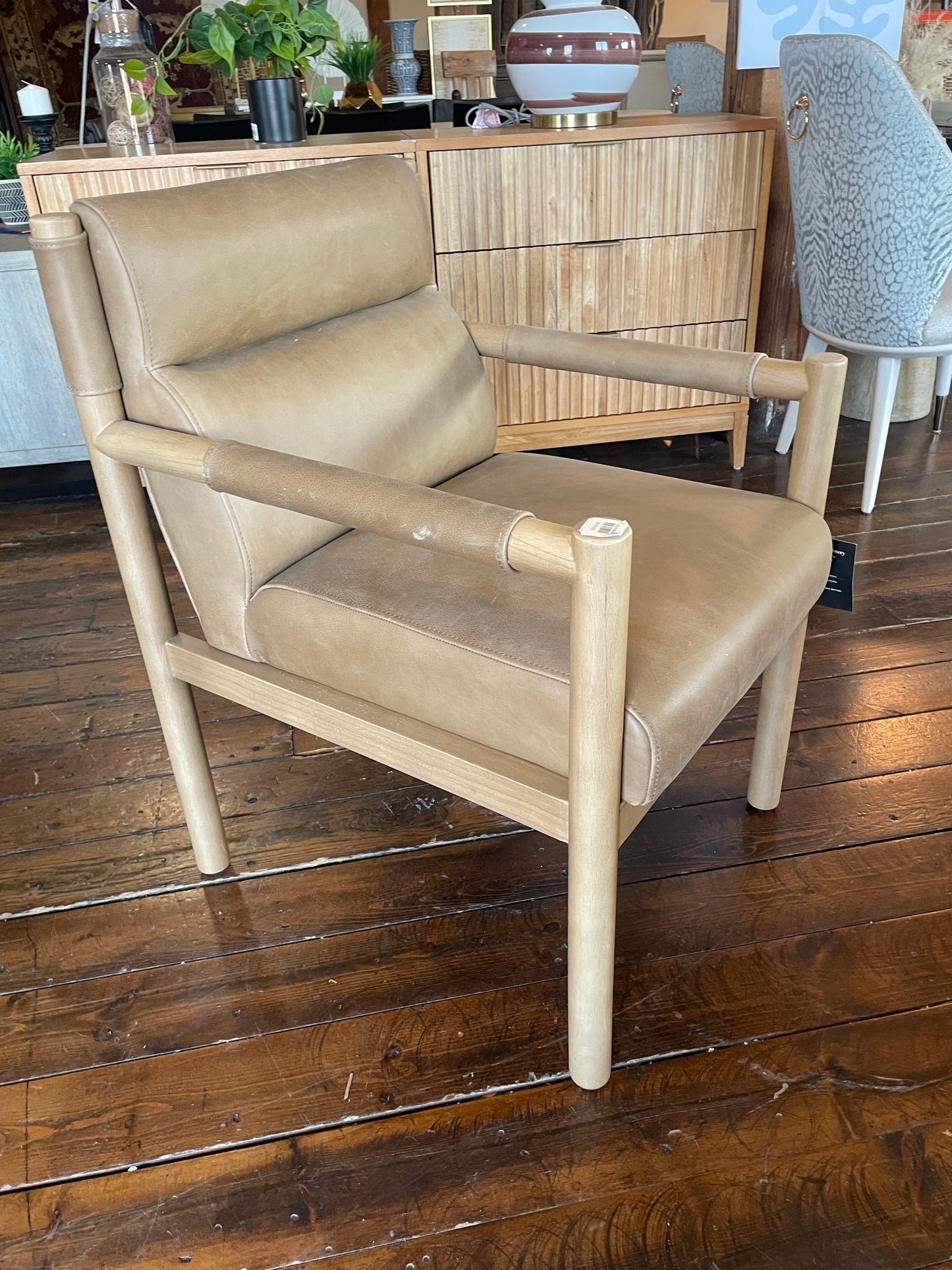Four Hands brown leather armchair ☕️