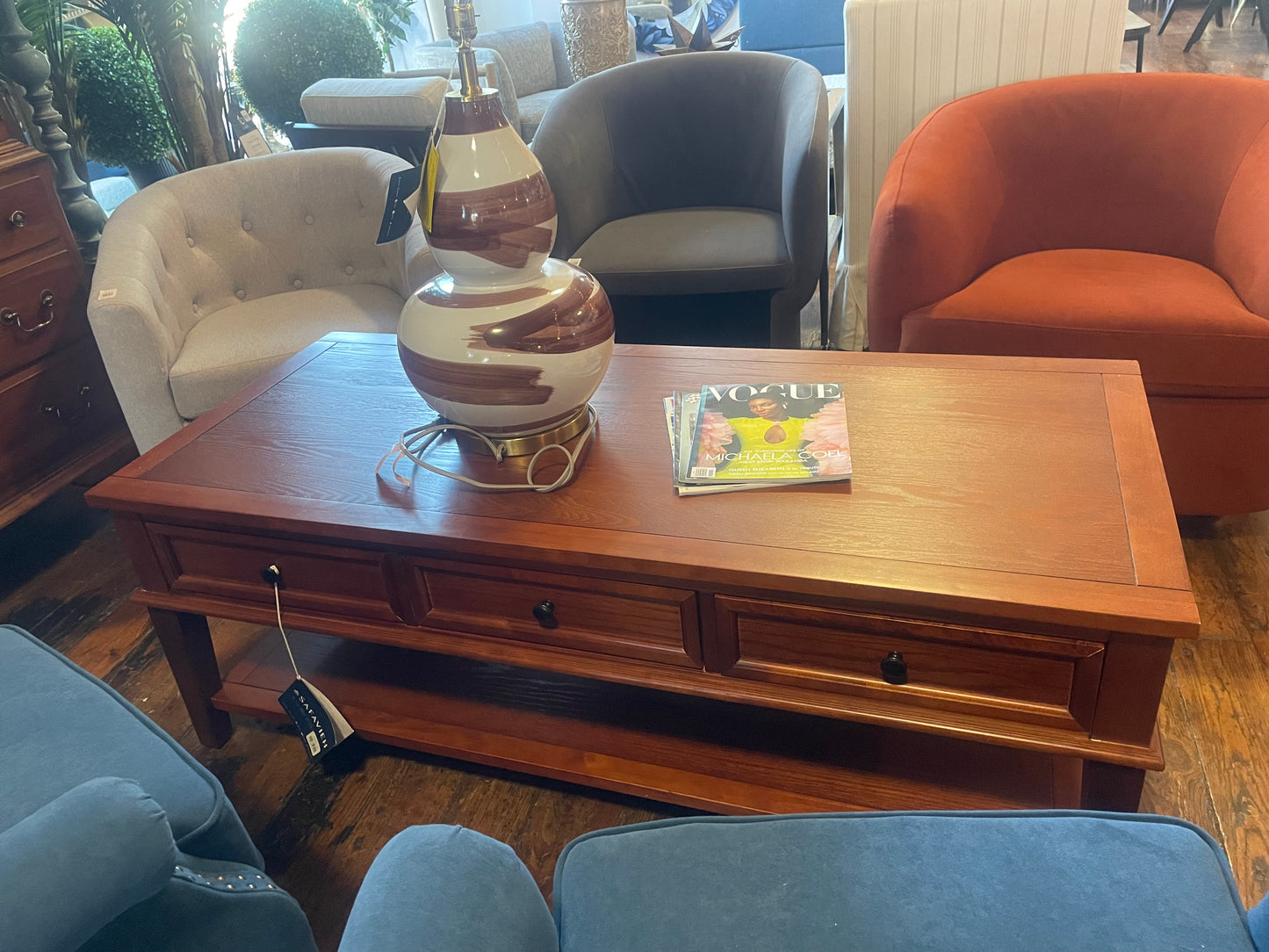 Pinewood (sepia finish) coffee table w/ 3 drawers ☕